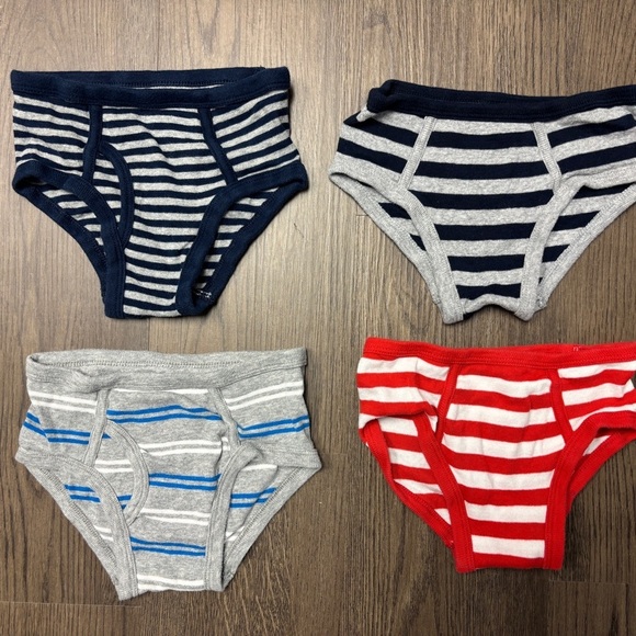 GAP 2T-3t Disney, Striped, Shark, Dino & Firetruck Tng Underwear. Exclt cdtn. - Picture 7 of 14